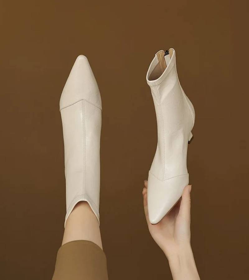 Fulvia | Stivaletti minimal in pelle con tacco medio