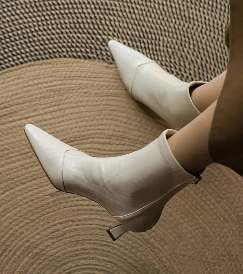 Fulvia | Stivaletti minimal in pelle con tacco medio