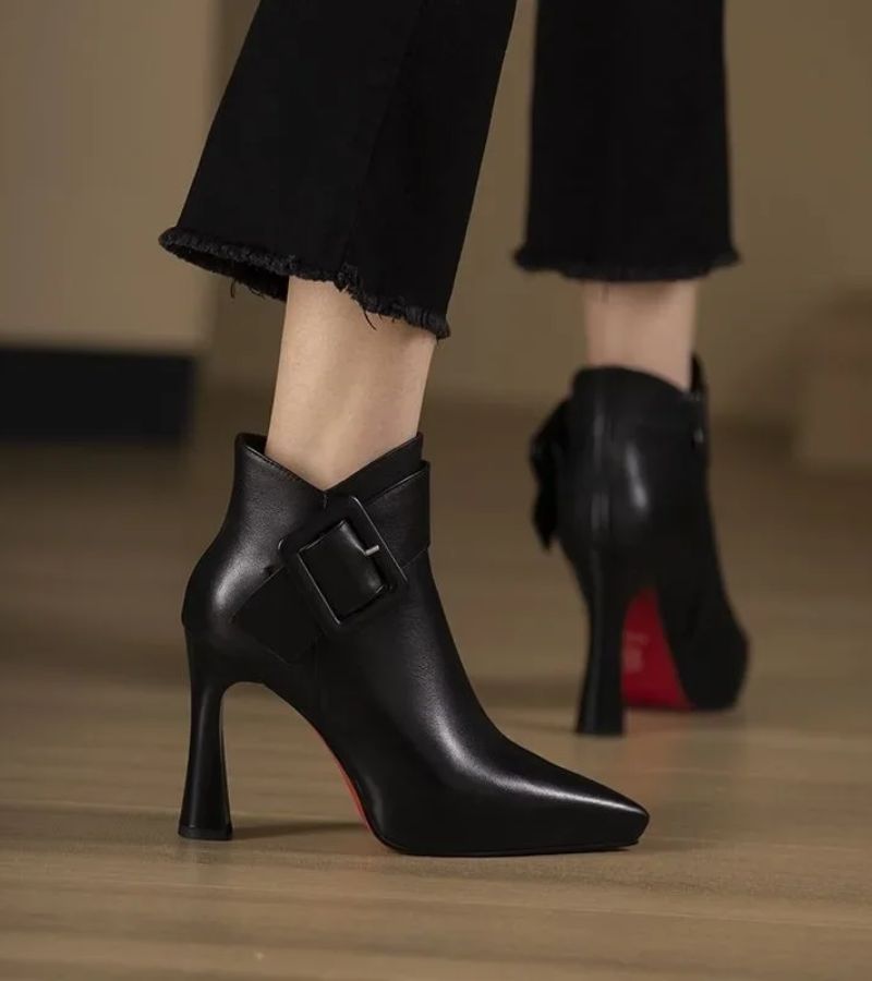 Aurora | Botines con tacón y hebilla extragrande